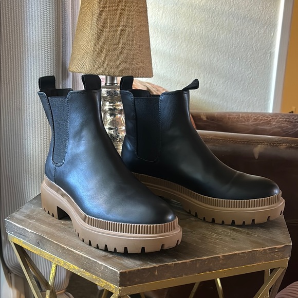 Black Boots - Picture 5 of 5